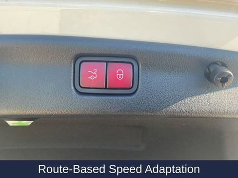 Used 2023 Mercedes-Benz C 300 Sedan image 19