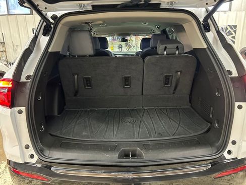 Used 2019 Buick Enclave Essence image 26