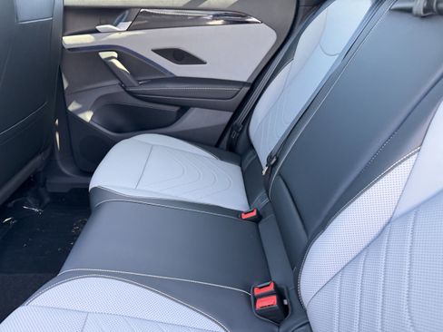 New 2026 Volkswagen Tiguan SE R-Line image 15