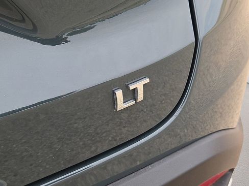 Used 2025 Chevrolet Trax LT FWD image 13