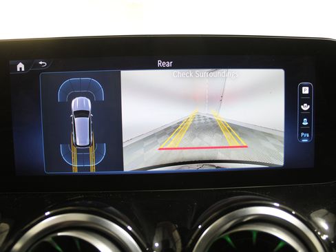 Used 2024 Mercedes-Benz GLB 250 image 14