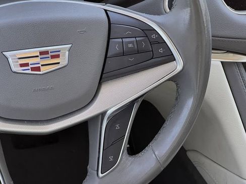 Used 2023 Cadillac XT5 Premium Luxury image 16