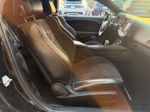 Used 2015 Dodge Challenger R/T Plus RWD image 18