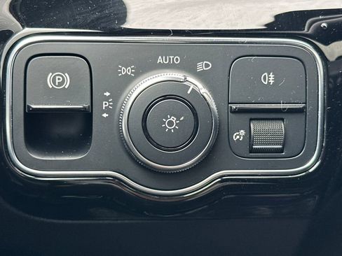 Used 2021 Mercedes-Benz CLA 250 image 26