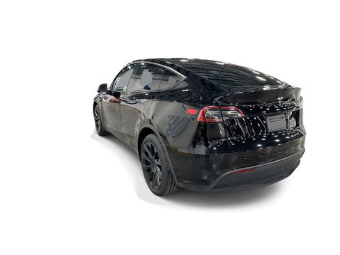 Certified 2023 Tesla Model Y Long Range AWD/4WD image 4