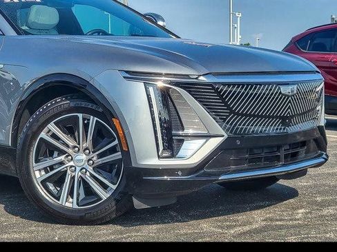 Certified 2024 Cadillac Lyriq Luxury RWD image 3