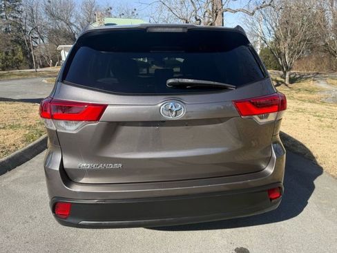 Used 2019 Toyota Highlander LE image 8