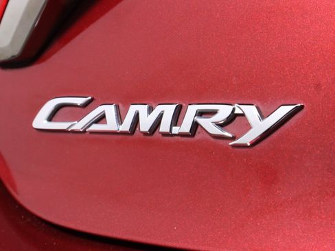 Used 2016 Toyota Camry SE FWD image 32