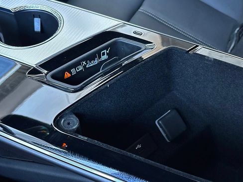 Used 2024 Cadillac Lyriq Tech RWD image 39