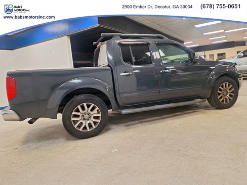 Used 2012 Nissan Frontier SL w/ Moonroof Pkg image 12
