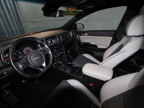 Used 2019 Kia Sportage EX w/ EX Sport Appearance Package image 2