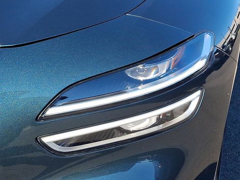 Used 2023 Genesis G70 2.0T w/ Sport Prestige Package image 8