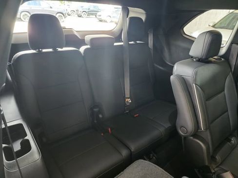 Certified 2025 Buick Enclave Preferred AWD/4WD image 18