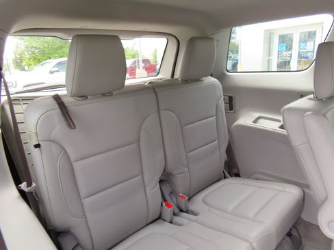Used 2019 GMC Acadia SLT AWD/4WD image 35