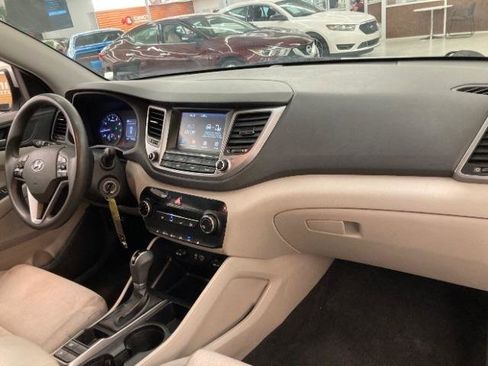 Used 2018 Hyundai Tucson SEL image 8