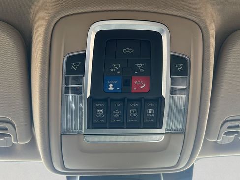 Used 2021 RAM 1500 Laramie w/ Laramie Southwest Edition RWD image 18