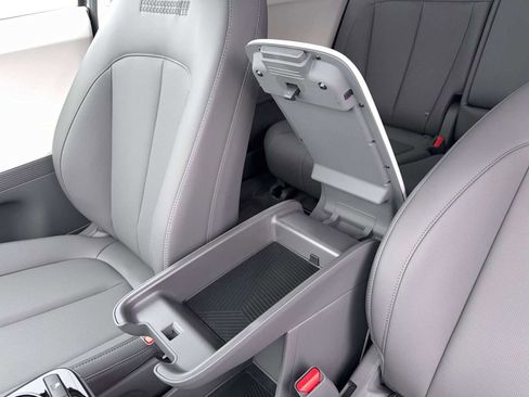 New 2026 Hyundai Ioniq 5 SEL image 18