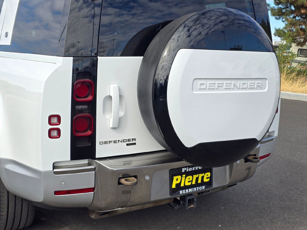 Used 2023 Land Rover Defender 130 SE AWD/4WD image 8