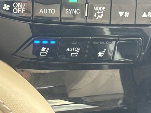 Used 2024 Acura MDX SH-AWD w/ Advance Package image 14