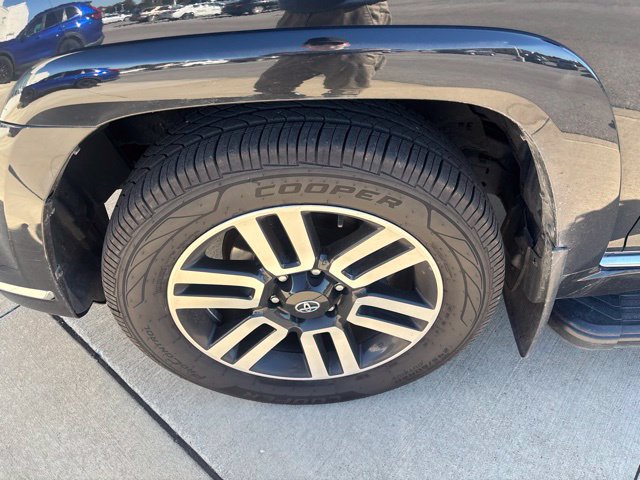 Used 2023 Toyota 4Runner Limited AWD/4WD image 3