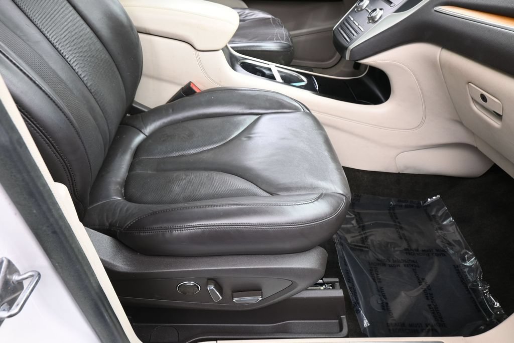 Used 2019 Lincoln MKC Select w/ Select Plus Package FWD image 40