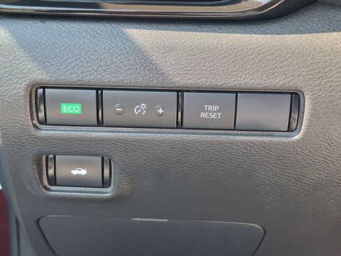 Used 2025 Nissan Sentra SV w/ All-Weather Package FWD image 17