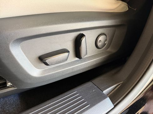 Used 2025 Nissan Rogue SV FWD image 22