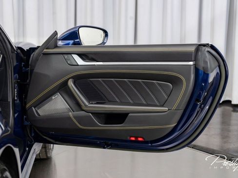 Used 2022 Porsche 911 Turbo image 35