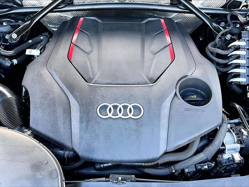 Used 2022 Audi SQ5 Premium image 32