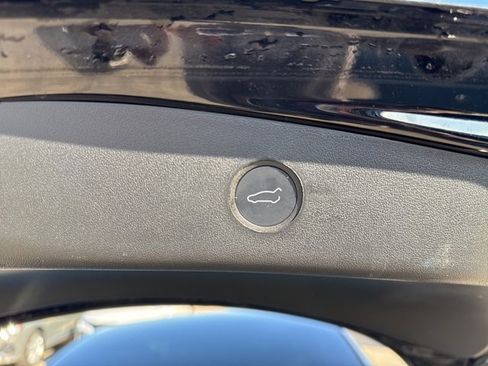 Used 2022 Tesla Model 3 image 11