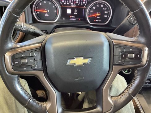 Used 2022 Chevrolet Silverado 1500 High Country w/ Technology Package image 8
