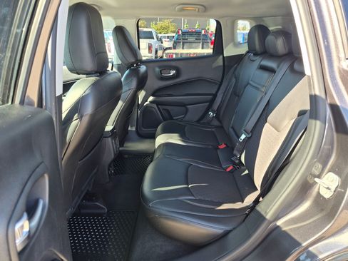 Used 2018 Jeep Compass Latitude w/ Popular Equipment Group AWD/4WD image 25