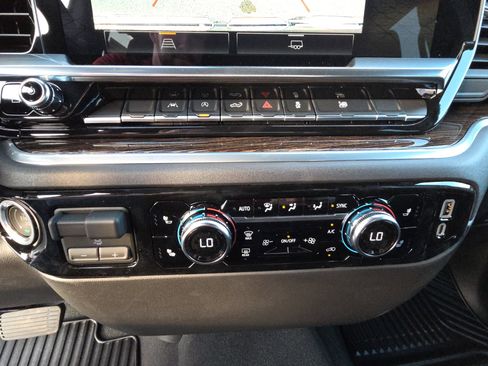 New 2026 GMC Sierra 1500 SLE image 24