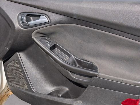 Used 2015 Ford Focus SE image 35