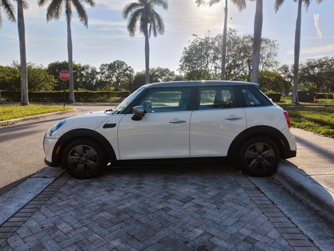 Used 2023 MINI Cooper 4-Door Hardtop FWD image 22