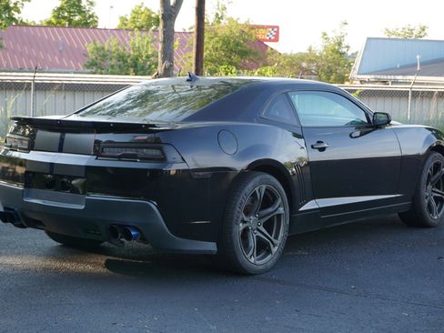 Used 2015 Chevrolet Camaro SS w/ RS Package RWD image 5