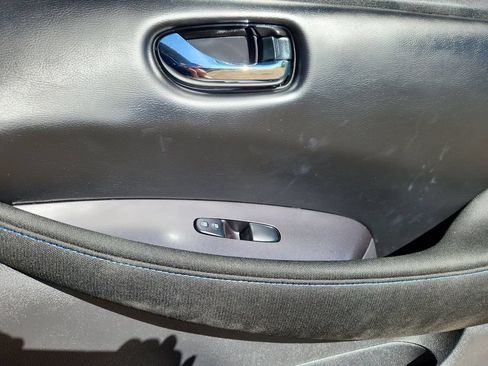 Used 2025 Nissan Leaf S FWD image 14