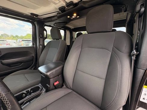 Used 2020 Jeep Gladiator Sport w/ Quick Order Package 24S AWD/4WD image 21