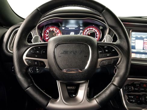Used 2018 Dodge Challenger SRT Hellcat RWD image 18