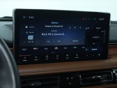 Certified 2023 Lincoln Nautilus Reserve w/ Luxury Package image 27