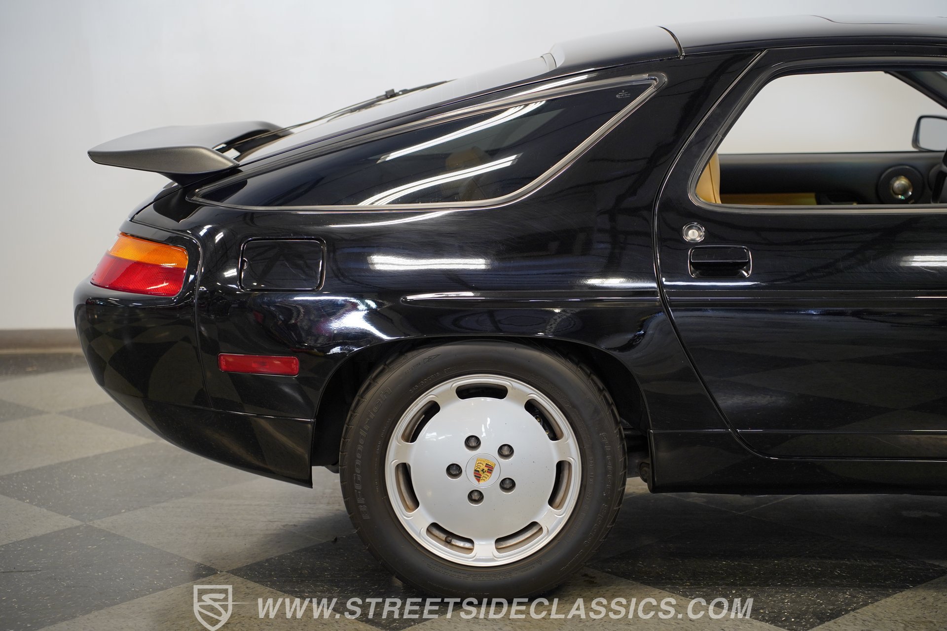Used 1988 Porsche 928 S4 RWD image 35