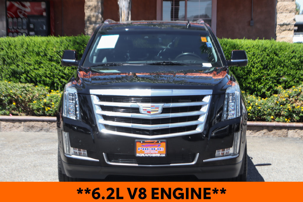 Used 2017 Cadillac Escalade Luxury AWD/4WD image 3