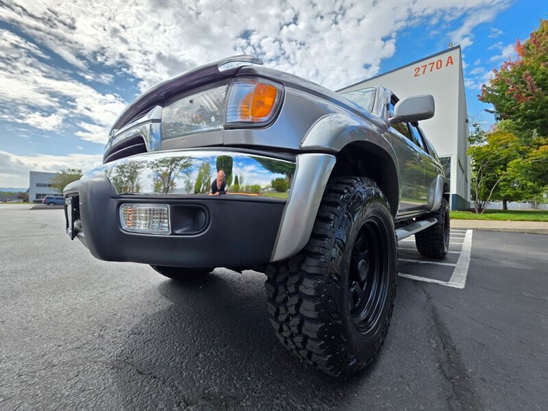 Used 2002 Toyota 4Runner SR5 AWD/4WD image 9