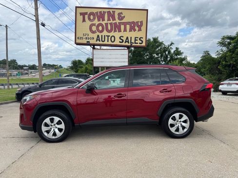 Used 2020 Toyota RAV4 LE w/ All Weather Liner Package FWD image 4
