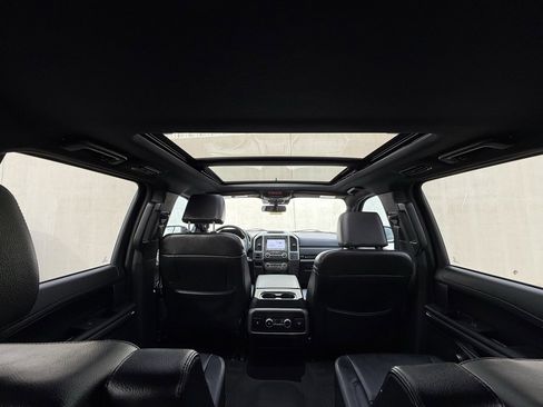 Used 2021 Ford Expedition Max XLT image 6