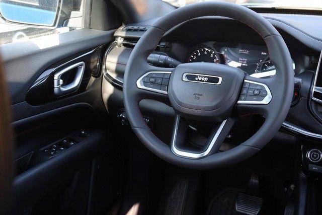 Used 2025 Jeep Compass Trailhawk w/ Trailer Tow Group AWD/4WD image 23