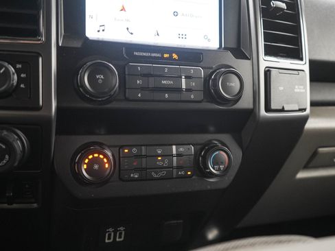 Used 2019 Ford F150 XLT w/ Equipment Group 302A Luxury AWD/4WD image 21