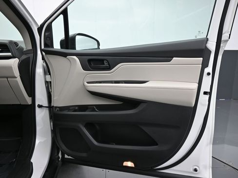 Certified 2026 Honda Odyssey EX-L image 25