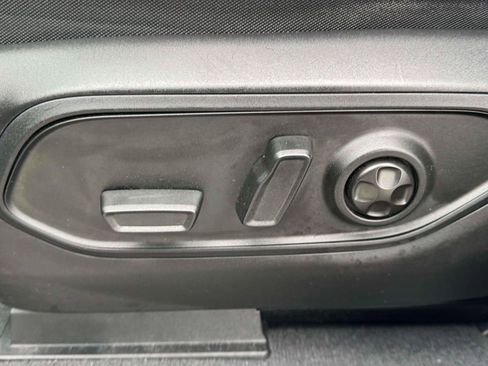 Used 2023 Jeep Grand Cherokee Laredo image 18