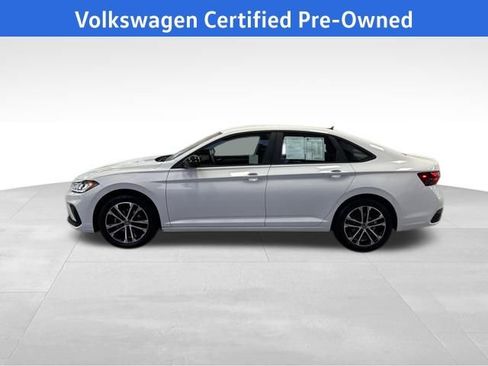 Certified 2025 Volkswagen Jetta Sport image 2